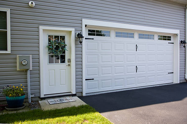 24/7 Emergency Garage Door Panel Replacement experts in Coushatta, LA